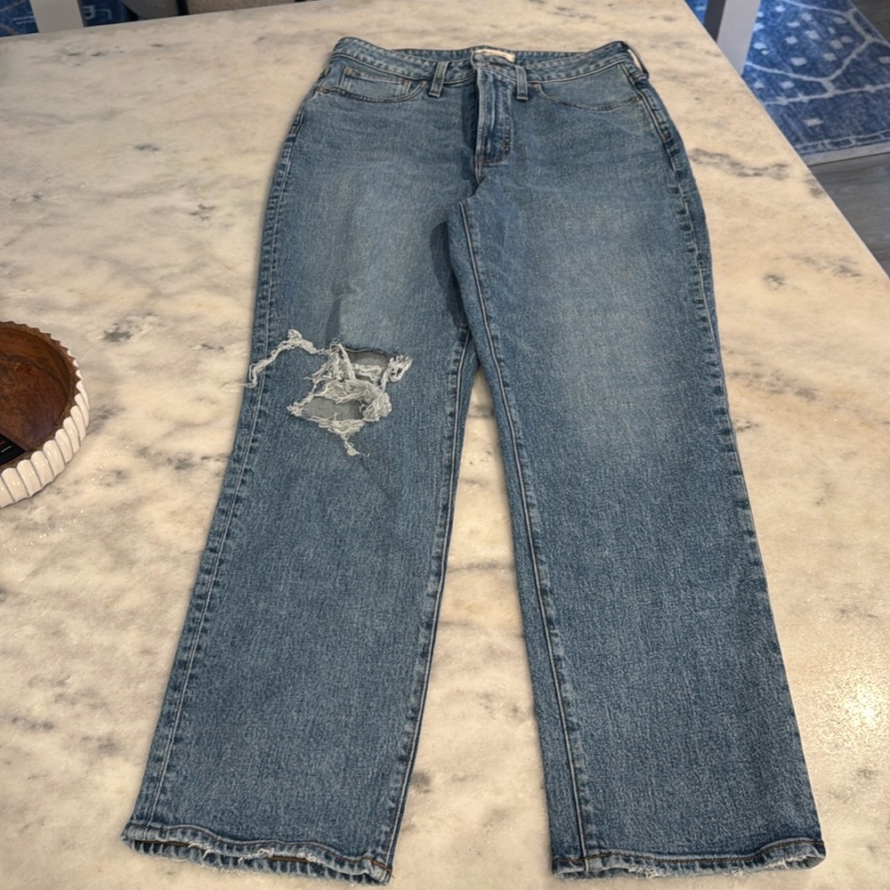 Size 29 Curvy Perfect Vintage Straight Jean- Never worn